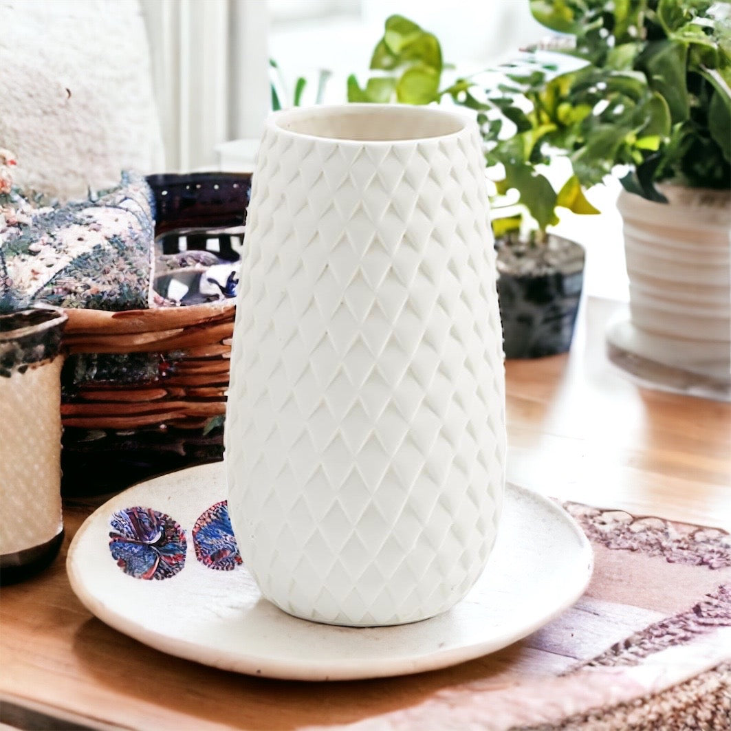 Diamond Weave White Vase – Modern Decorative Vase in Dolomite